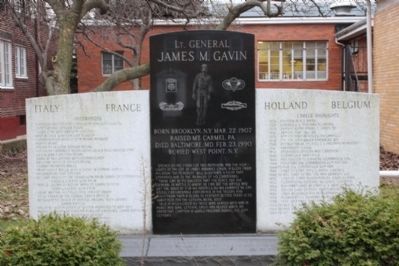 Memorial to General Gavin image. Click for full size.