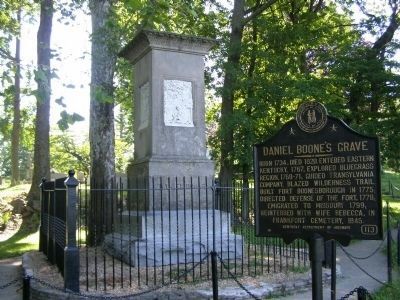 Daniel Boone Monument. Click for full size. Daniel Boone Monument image. Click for full size.
