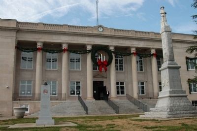 Rutherford County Courthouse image. Click for full size.