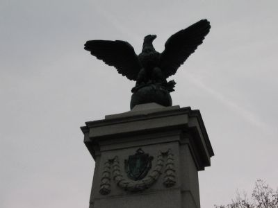 Eagle atop the Memorial image. Click for full size.
