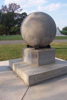 Robert Edwin Peary Memorial image. Click for full size.