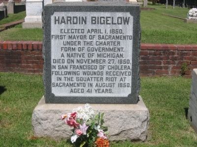 Hardin Bigelow Burial Site image. Click for more information.