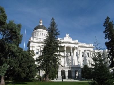 Eastern Side of the California State Capital Building image. Click for full size.