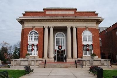 Abbeville County Courthouse -<br>Front (Southwest) Side. Click for full size. Abbeville County Courthouse -<br>Front (Southwest) Side image. Click for full size.