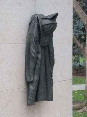 Sculpture on Monument. Click for full size. Sculpture on Monument image. Click for full size.