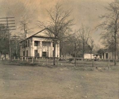 Farmers Hall and Village Green image. Click for full size.