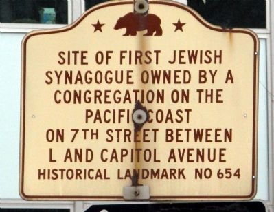 Site of the First Jewish Synagogue Owned by a Congregation on the Pacific Coast Marker image. Click for full size.