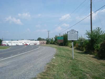 Wider view of the Middletown Marker image. Click for full size.