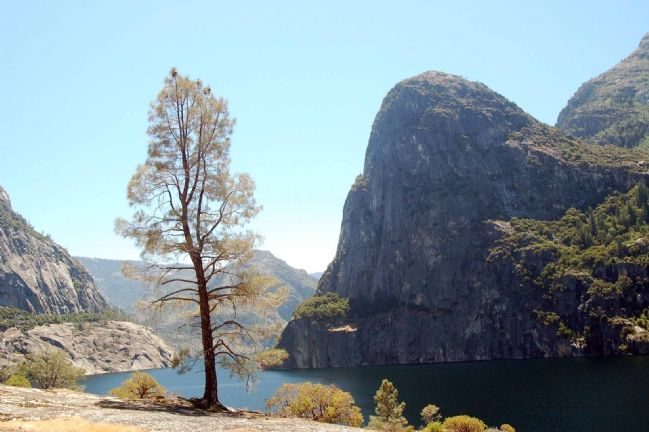 Hetch Hetchy Reservoir — Kolana Rock image. Click for full size.