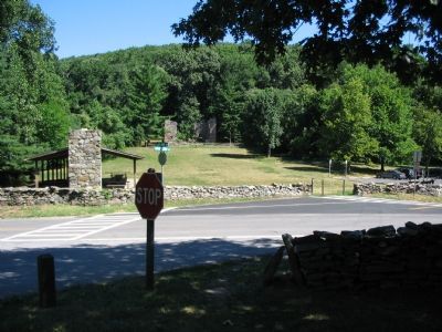 Crampton's Gap - Intersection of Gapland and Arnoldstown Roads image. Click for full size.
