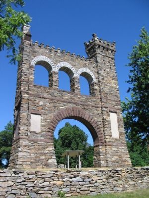 Marker Stands in Front of the East Side of the Arch image. Click for full size.