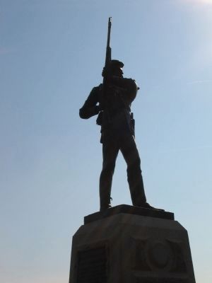 Soldier at the Ready atop the Monument image. Click for full size.
