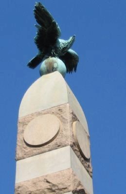 Eagle on Top of the Monument image. Click for full size.