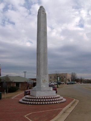 Oglethorpe Monument. Click for full size. Oglethorpe Monument image. Click for full size.