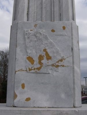 Oglethorpe Monument-State of Georgia image. Click for full size.