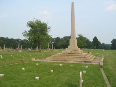 Oakwood Cemetery Confederate Section Monument image. Click for full size.