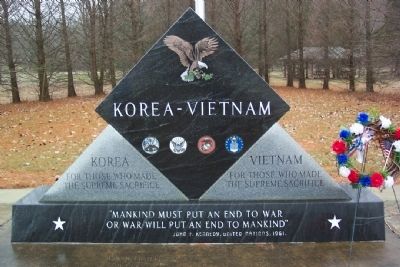 Glouster Korea-Vietnam War Memorial image. Click for full size.
