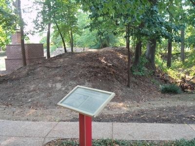 Marker at Confederate Earthworks image. Click for full size.