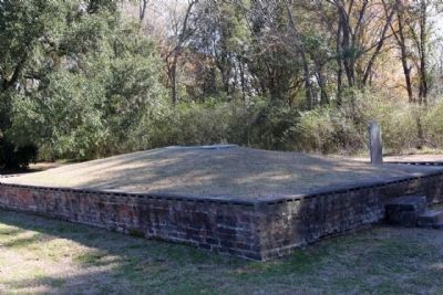 Gillison Burial Mound image. Click for full size.