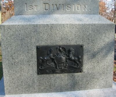 Right Side of Monument and State Coat of Arms image. Click for full size.