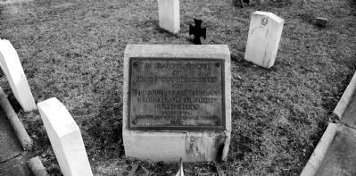 Eighty Unnamed Soldiers Marker -<br>Unknown Graves on Left and in Rear. Click for full size. Eighty Unnamed Soldiers Marker -<br>Unknown Graves on Left and in Rear image. Click for full size.