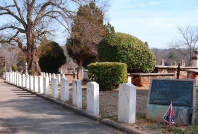 Eighty Unnamed Soldiers Marker and<br>Line of Unknown Confederate Soldiers. Click for full size. Eighty Unnamed Soldiers Marker and<br>Line of Unknown Confederate Soldiers image. Click for full size.