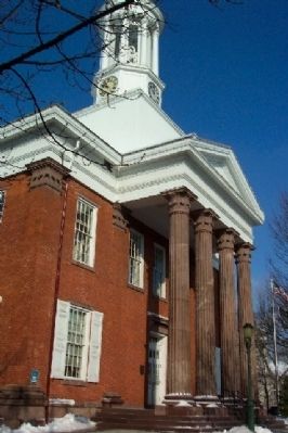 Carlisle Court House and Marker. Click for full size. Carlisle Court House and Marker image. Click for full size.