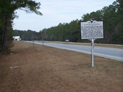 Hampton Plantation Marker looking north on US-17 (original location) image. Click for full size.