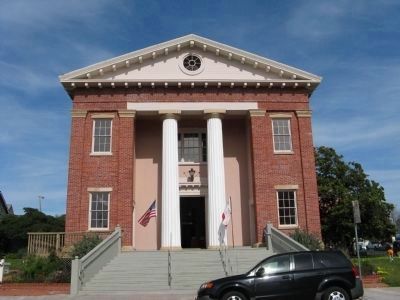 Old State Capitol Building image. Click for full size.