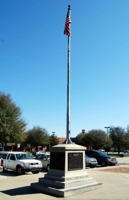 World War Memorial image. Click for full size.