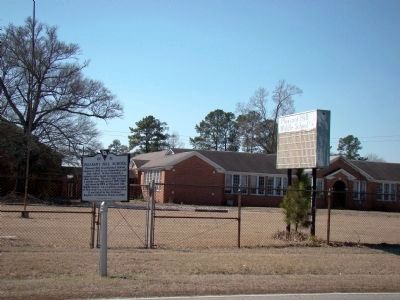 Pleasant Hill School and Marker. Click for full size. Pleasant Hill School and Marker image. Click for full size.