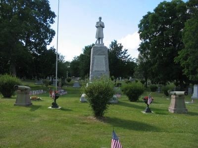 Nearby Civil War Memorial image. Click for full size.