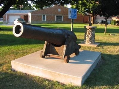 Worth County Courthouse Cannon and Marker image. Click for full size.