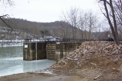 Muskingum River Lock. Click for full size. Muskingum River Lock image. Click for full size.