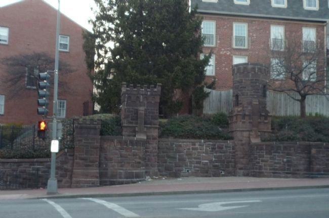 Brownstone walls of Beekman Place at 16th St. and Florida Ave. image. Click for full size.
