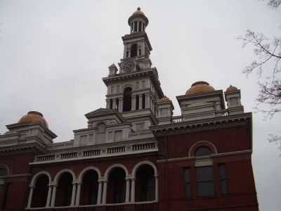 Sevier County Courthouse image. Click for full size.