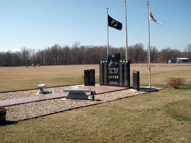 Full View - - Potomac (Illinois) War Memorial image. Click for full size.