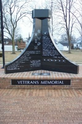 Piqua Veterans Memorial image. Click for full size.