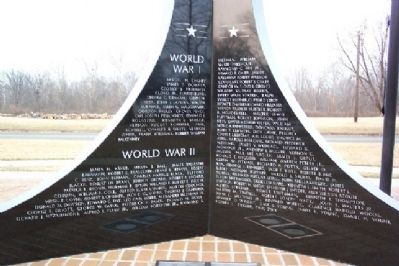 Piqua Veterans Memorial World Wars I and II Honor Roll image. Click for full size.