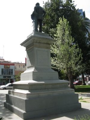 Back View of the Monument image. Click for full size.