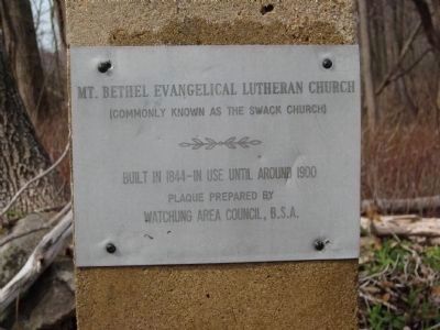 Small marker on concrete post image. Click for full size.