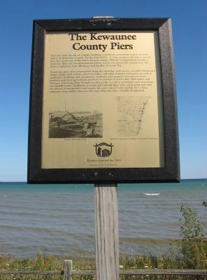 The Kewaunee County Piers Marker image. Click for full size.