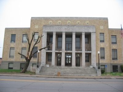 Dunklin County Court House image. Click for full size.