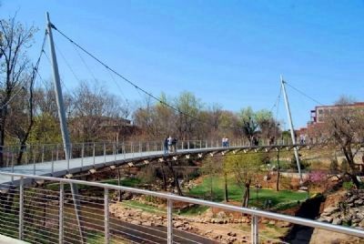 Liberty Bridge image. Click for full size.