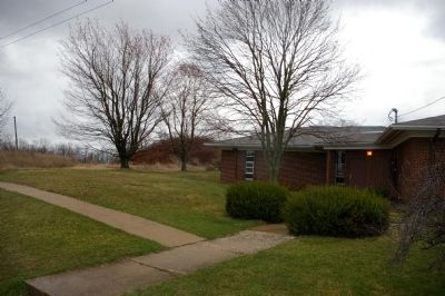 Location of the Adena mound relative to the library image. Click for full size.