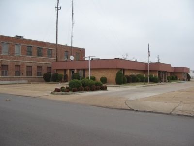 Town Municipal Building image. Click for full size.