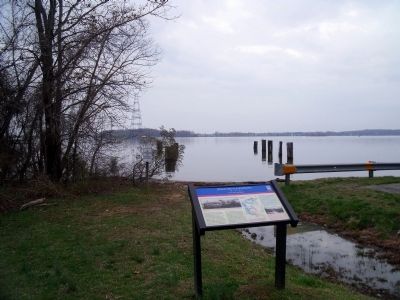 Willcoxs Landing Marker on the James River. image. Click for full size.