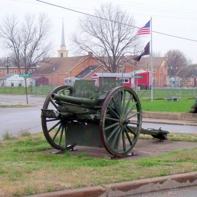 WW I Artillery Piece. image. Click for full size.