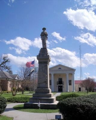 Dinwiddie Confederate Soldiers Monument. image. Click for full size.