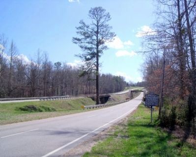 Chamberlain's Bed Marker on Boydton Plank Road (facing south). image. Click for full size.